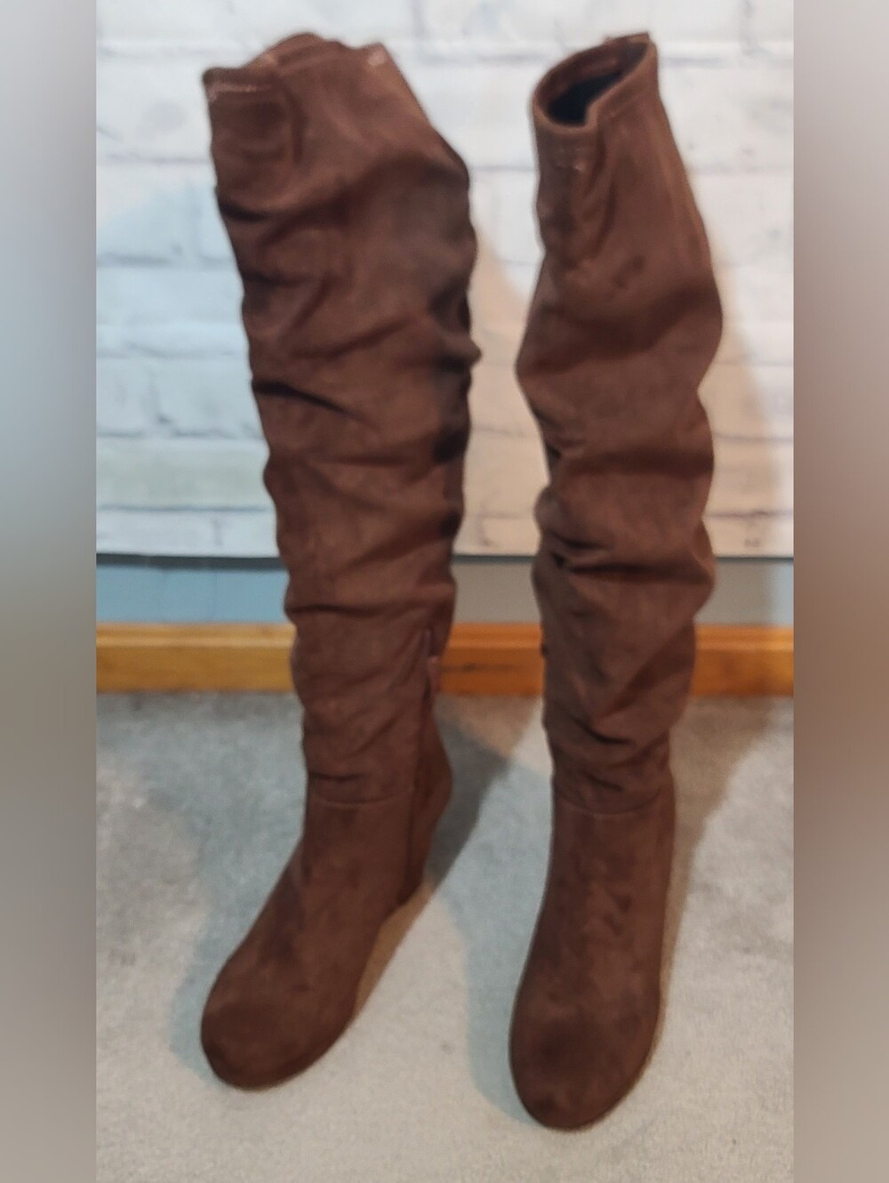 Chinese Laundry brown suede knee high wedge boots zip closure sz 10